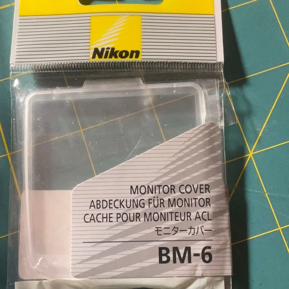 Nikon Monitor Cover, Hoya Filter and Vello Remote Switch NEW - Picture 5 of 6